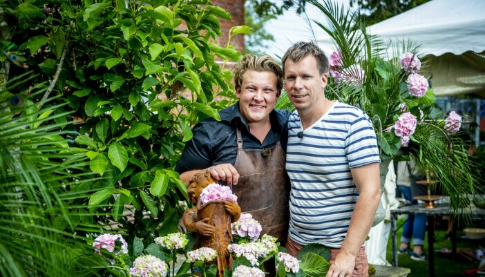 Karl Fredrik Gustafsson och Petter Kjellén har blivit Österlens blomsterkändisar tack vare programmet. Foto: Karl Fredrik Gustafsson och Petter Kjellén