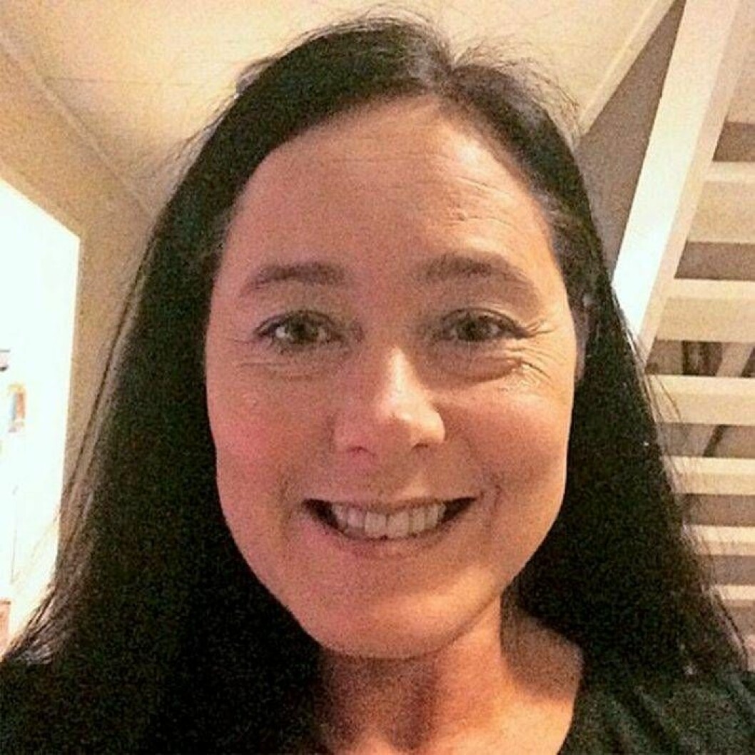 Journalisten Jenny Palm har undersökt ämnet med kärlek i fängelset och attraktionskraften fångarna kan ha. Journalisten Jenny Palm.