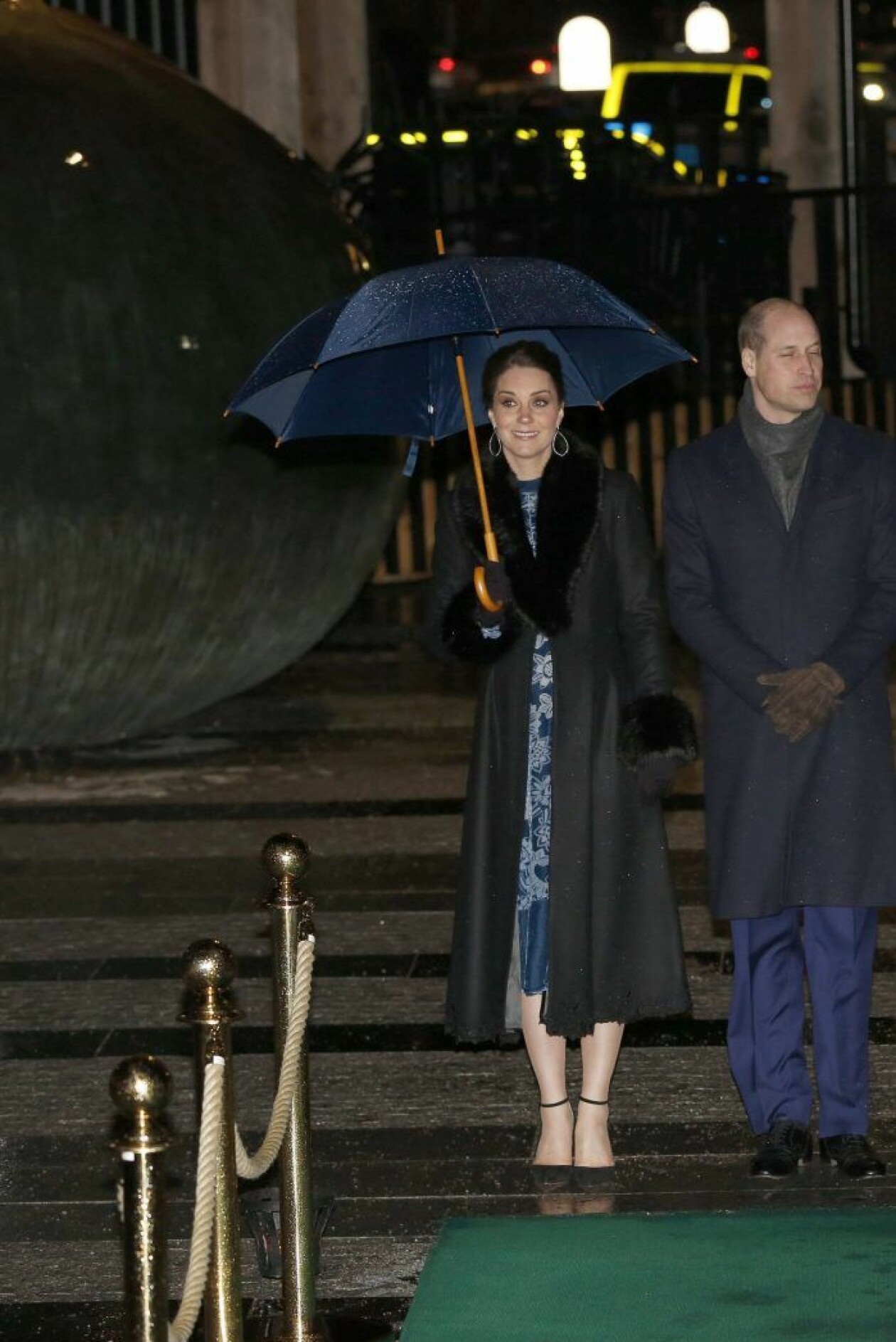 När Kate besökte Sverige häromåret bar hon denna eleganta kappa signerad just Ida Sjöstedt. Kate Middleton i kappa från Ida Sjöstedt.