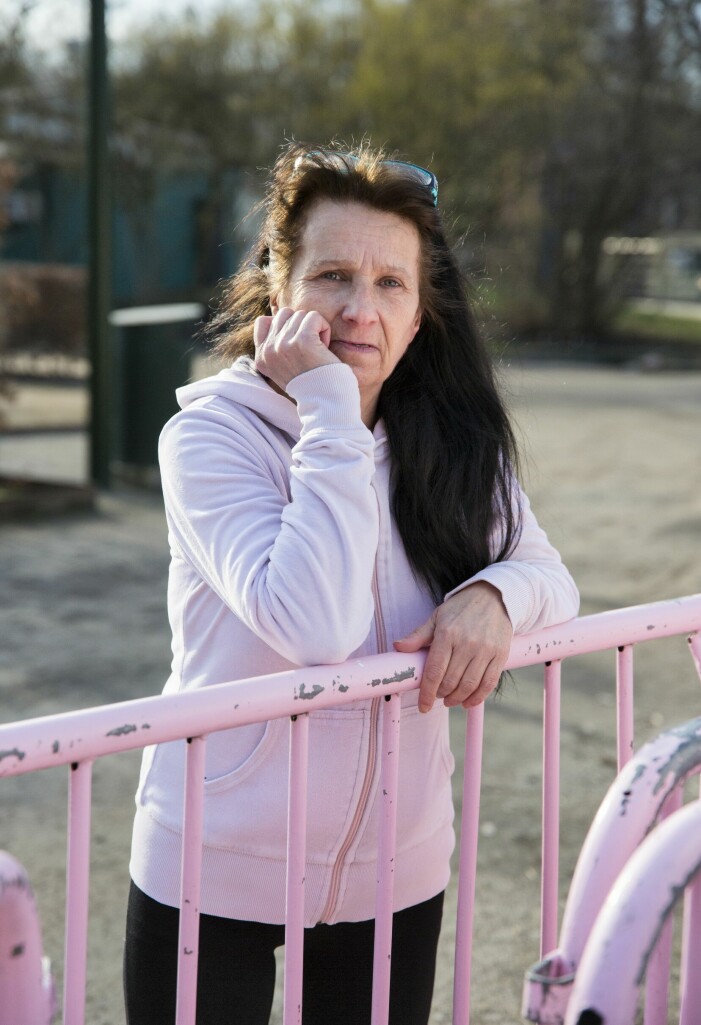 <span class=" bold" data-lab-bold_desktop="bold">När Annette fick se Kenny efter misshandeln fick hon en chock. – Det enda tänkte var att det inte kunde vara min son som låg där i sjukhussängen, säger hon.</span> En kvinna i 60-årsåldern ser in i kameran med allvarlig blick.