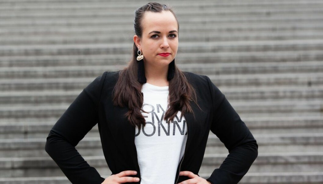 Klara-Maria driver eget företag och konstaterar redan nu att hon kommer att drabbas hårt av coronapandemin i form av förlorade intäkter. Foto: Ísak Guðnason Klara-Maria Mach som driver företaget Entreprenorden.