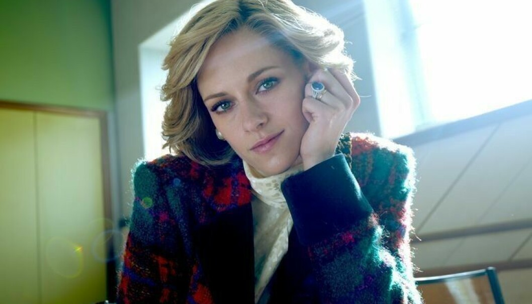 Kristen Stewart som prinsessan Diana i filmen Spencer.