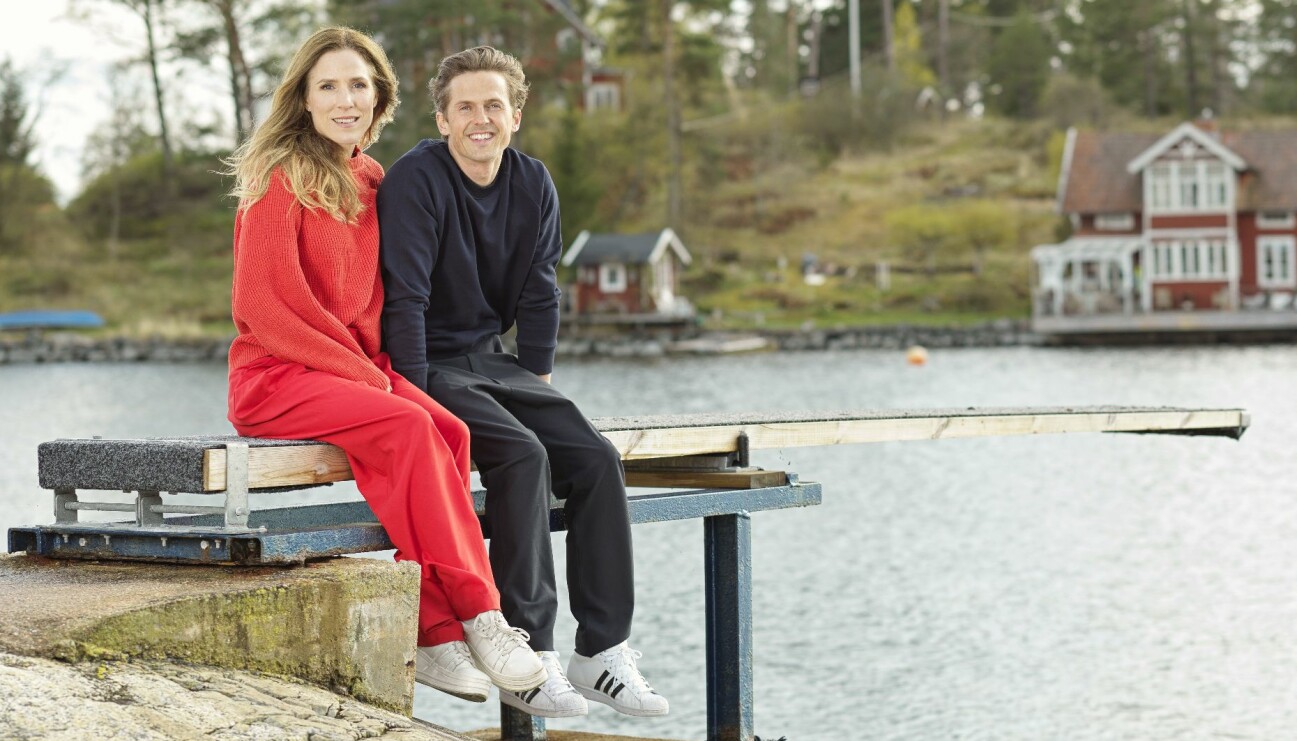 Kristina och David Lindgren på en brygga