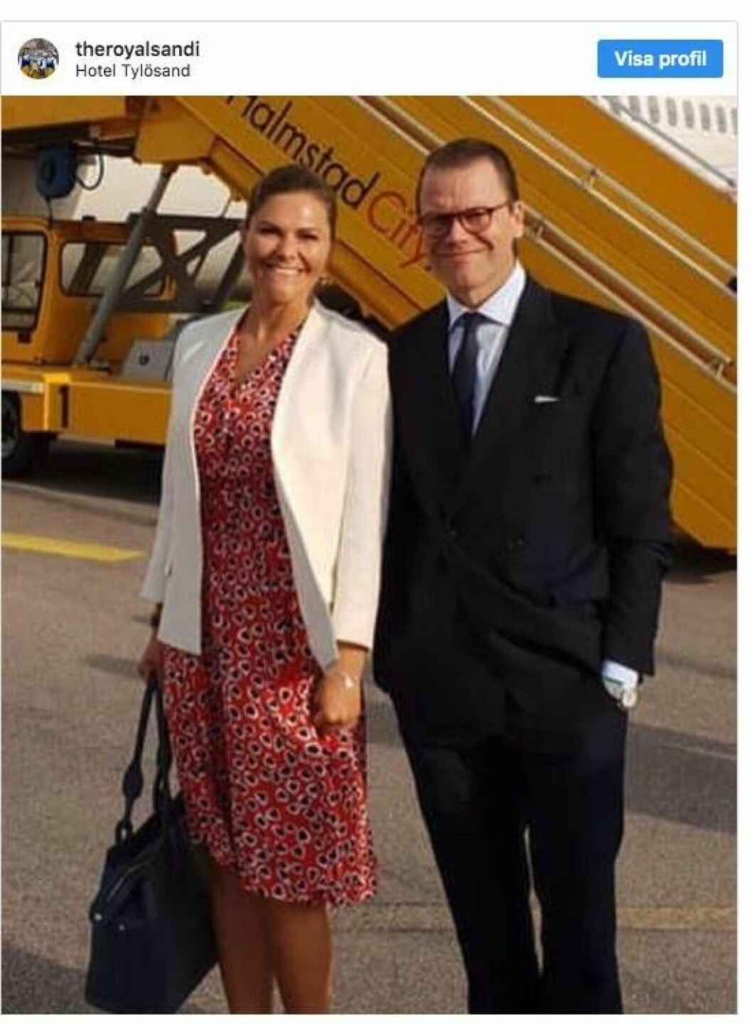 Under sitt besök i Tylösand i slutet av augusti bar Victoria en vackert mönstrad klänning från amerikanska J. Crew