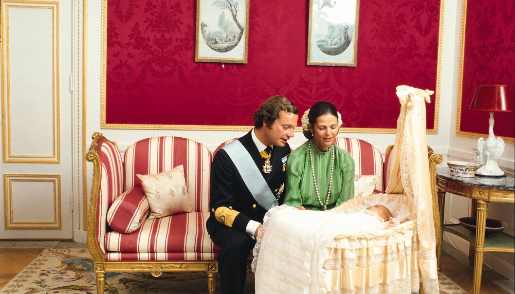 Foto: Clas-Göran Carlsson/TT Kungen och Silvia efter prinsessan Victorias dop, 1977.