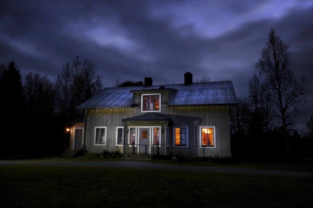 Borgvattnets Prästgård i Jämtland har blivit känd som ett riktigt spökhus. Här kan man också övernatta – om man vågar.