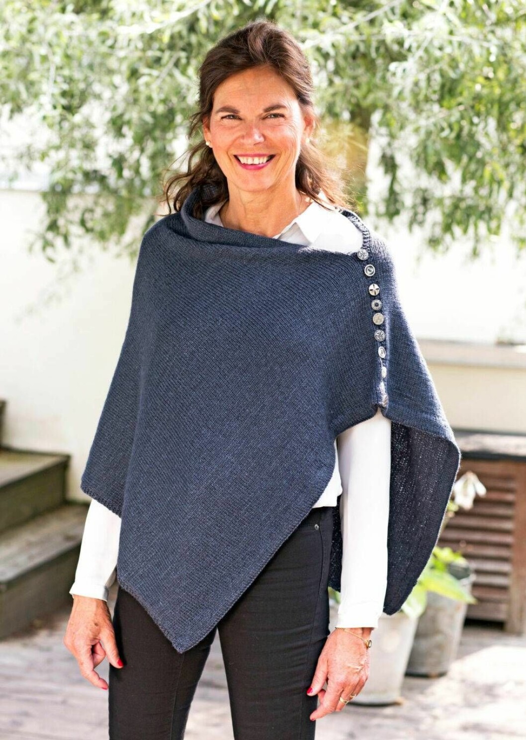 Elegant och lättstickad. Foto: Pernilla Wästberg Lättstickad poncho.