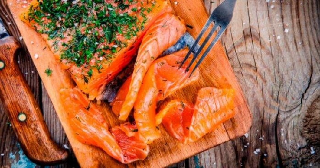 Lax är perfekt bakismat dagen efter midsommar. Resterna måste ju ta slut någon gång! Foto: Shutterstock/TT Lax är perfekt bakismat dagen efter midsommar. Resterna måste ju ta slut någon gång!