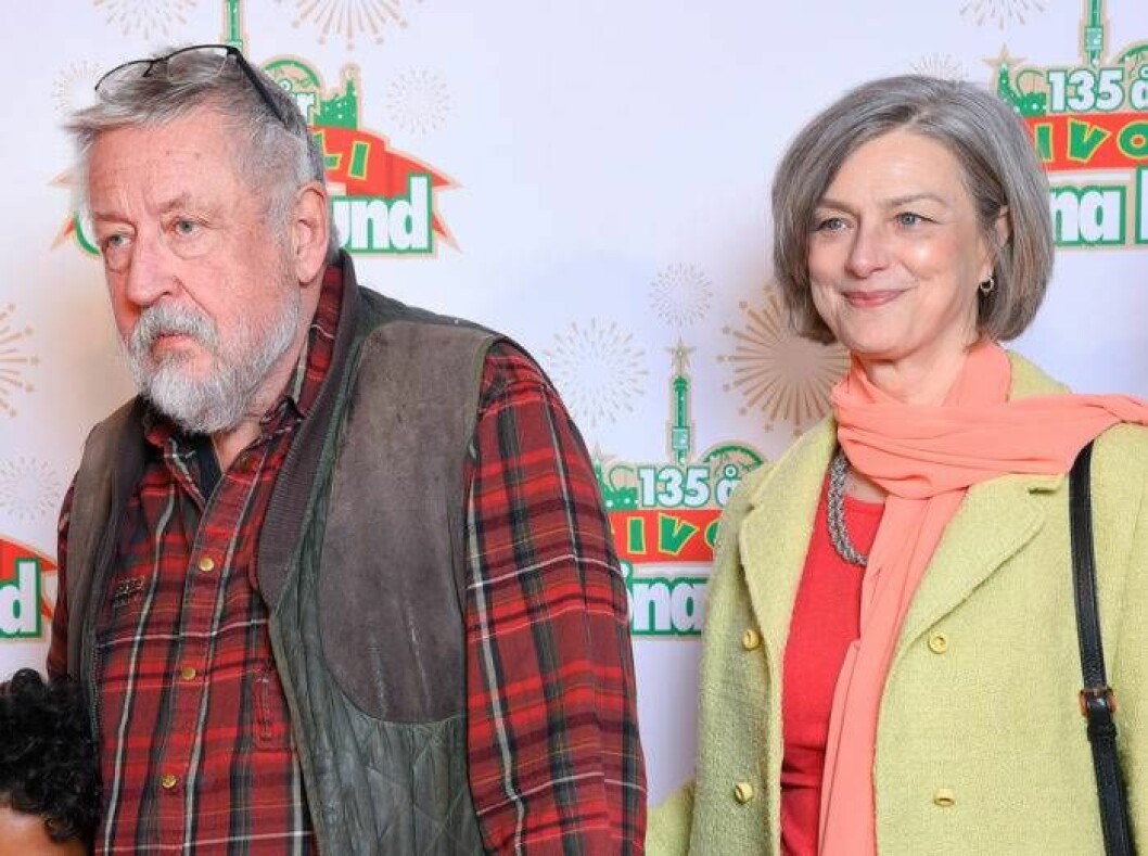 Leif GW Persson med sin fru Kim Persson på Gröna Lund i april 2018.