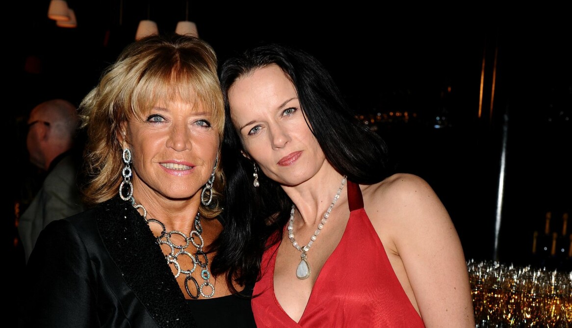 Malin Berghagen med mamma Barbro ”Lill-Babs” Svensson. Foto: TT Lill-Babs och Malin Berghagen.