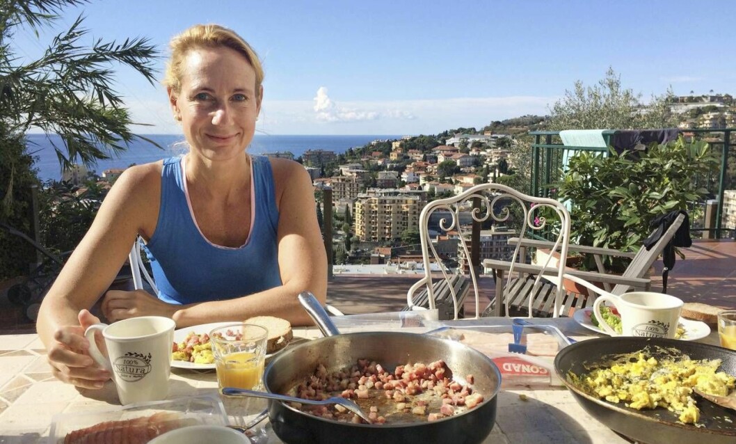”Det händer någonting med en när man reser ensam” säger Linda Millberg här med utsikt över San Remo. Foto: privat.