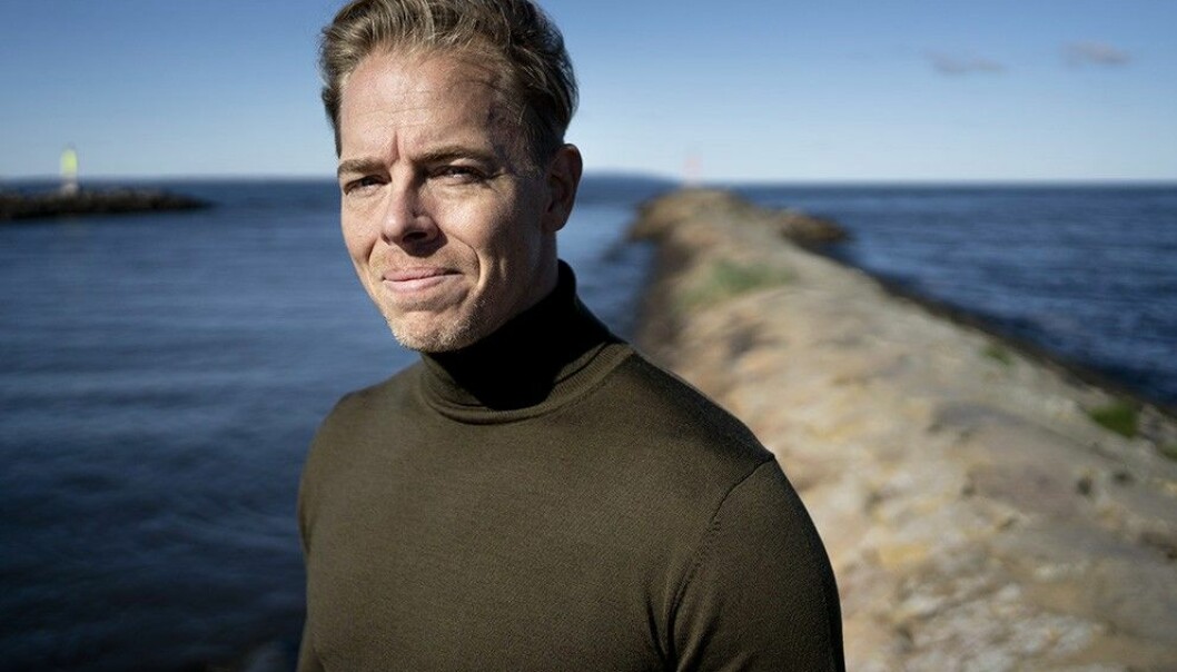 "Många klagar över situationen. Men det är så här det är att vara introvert. Vi introverta är vana vid att anpassa oss till de extrovertas verklighet, nu får de anpassa sig till vår", säger författaren Linus Jonkman. Linus Jonkman