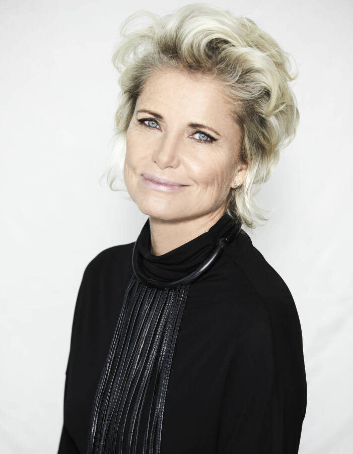 Att bli äldre är ingenting som skrämmer Louise, som nyligen fyllt 60 år. Tvärtom tycker hon att det är ganska skönt eftersom man blir mindre ängslig. Porträttbild av Louise Boije af Gennäs.