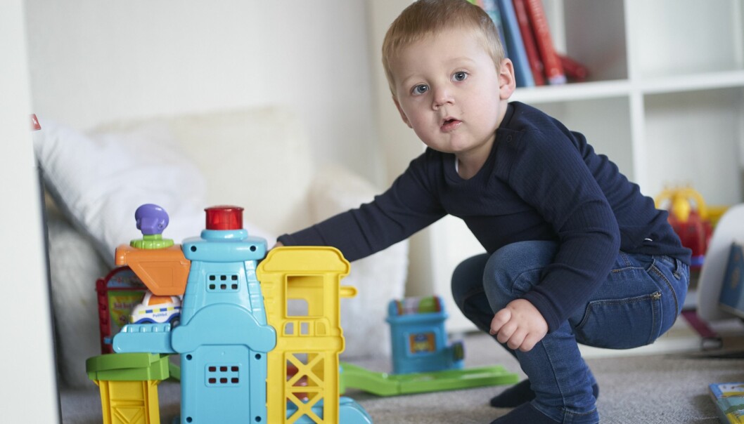 Idag är Lukas frisk efter att ha fått cellgiftsbehandling. Lukas Köster, som drabbades av cancer, är friskförklarad efter mammans enorma insats att lägga allt annat åt sidan.