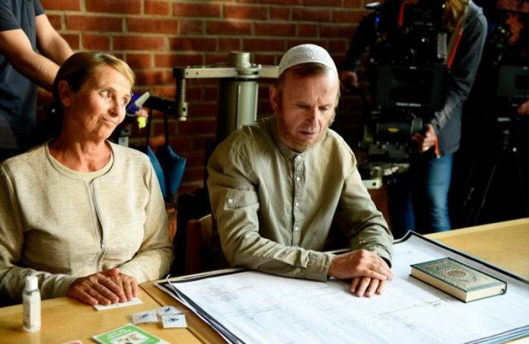 Nu : Suzanne Reuter och Johan Ulvesson under inspelningen av <em>Lyrro</em>, Lorry-gängets nya film. Foto: IBL Nu : Suzanne Reuter och Johan Ulvesson under inspelningen av Lyrro, Lorry-gängets nya film.