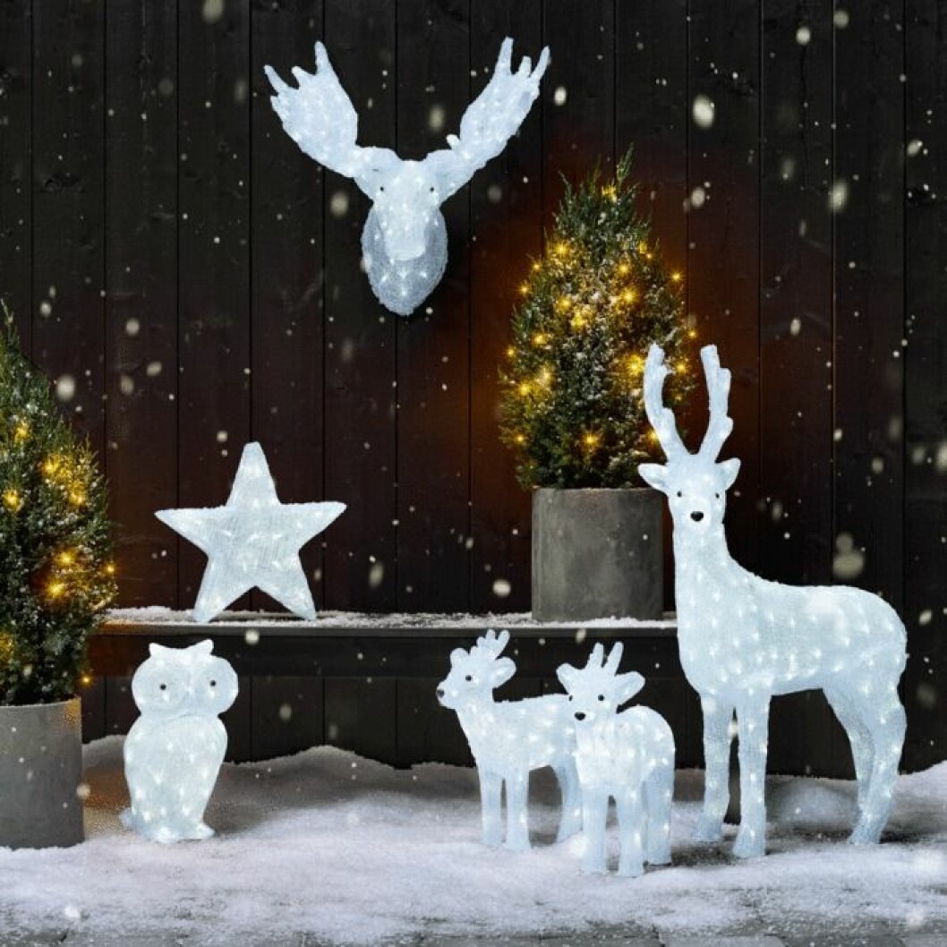 Våga lite mer med kitsch. LED-lampor ger ett starkare sken som kommer bäst till sin rätt på lite håll. Våga lite mer med kitsch. LED-lampor ger ett starkare sken som kommer bäst till sin rätt på lite håll.