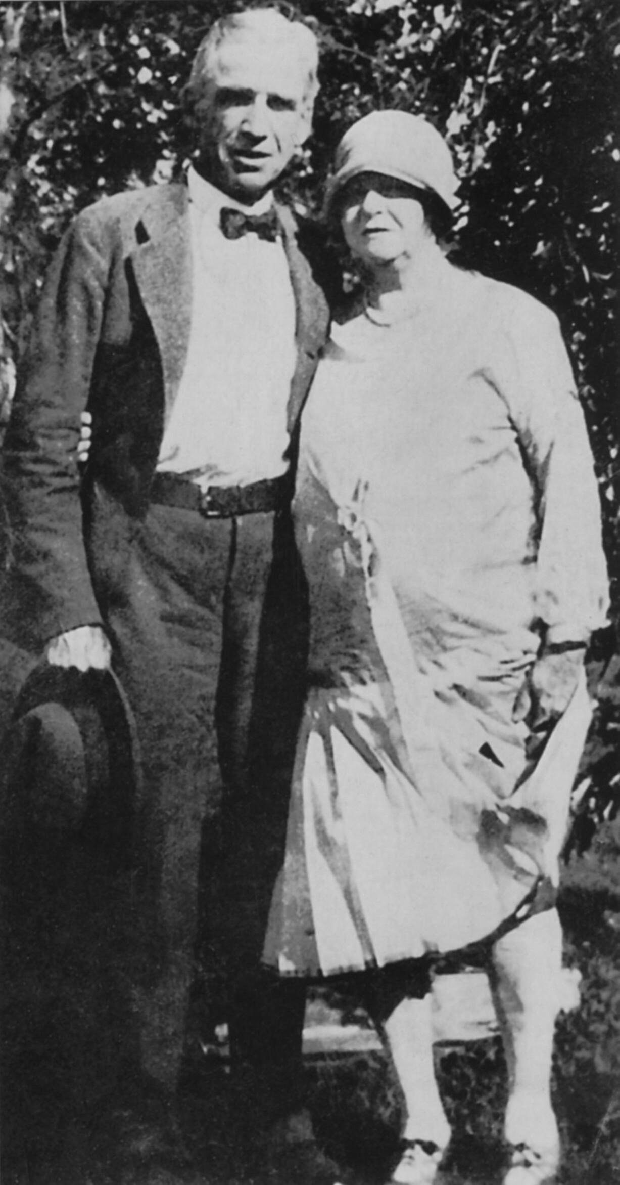Ma Barker med pojkvännen Arthur Dunlop som sedermera avrättades av sina egna. Arthur Dunlop och Ma Barker