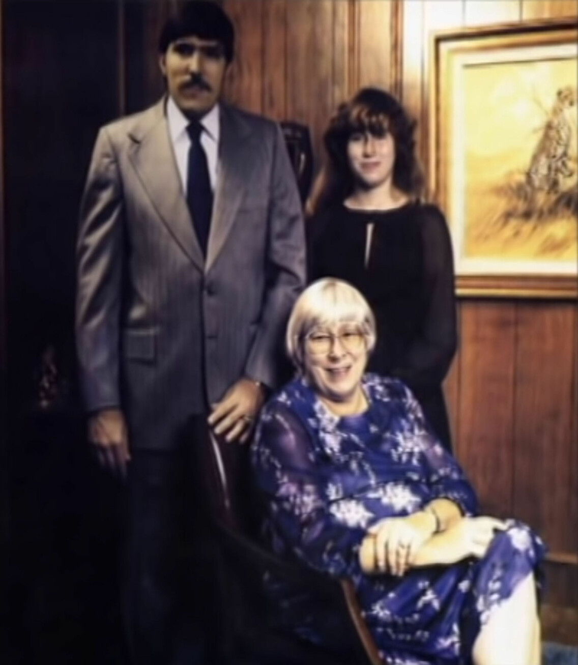 Madalyn med sonen Jon och barnbarnet Robin, dotter till sonen Bill. Madalyn Murray O'Hair med sonen Jon och det adopterade barnbarnet Robin.