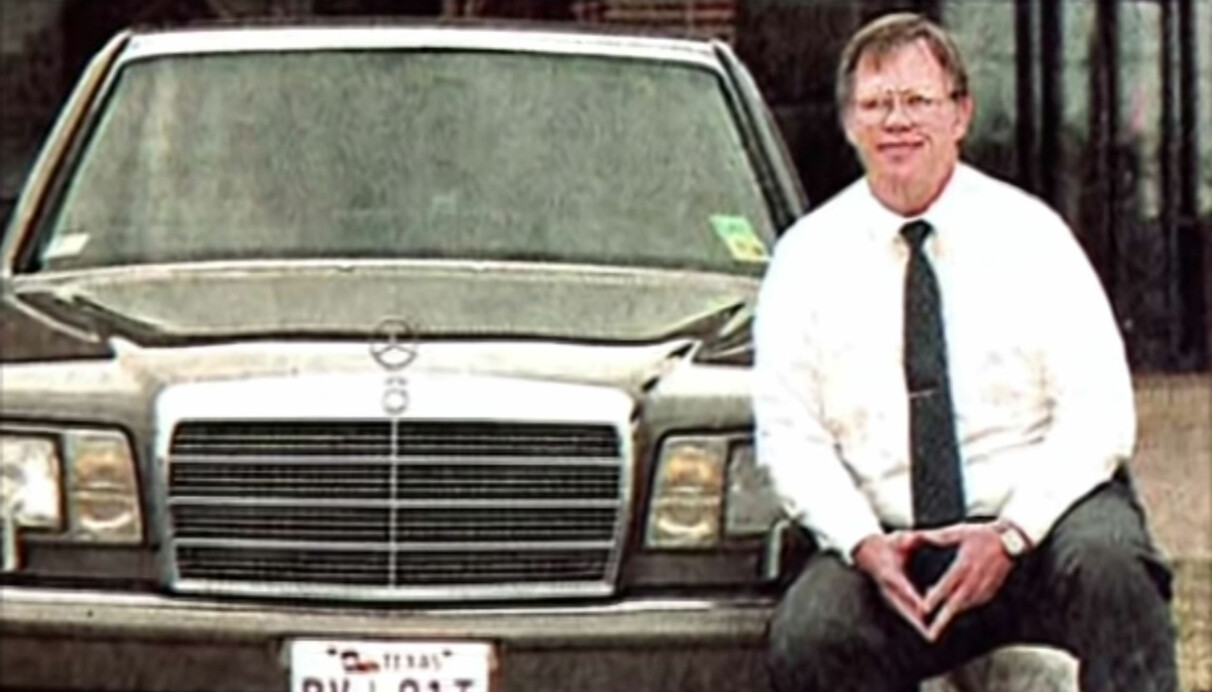 Mark Sparrow fick mercedesen för 15 000 dollar. Men säljaren var inte den han utgav sig för att vara. Mark Sparrow med Mercedes