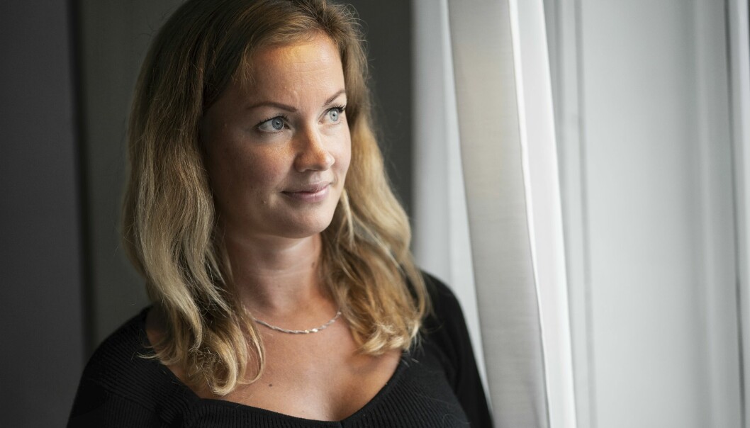 Malin berättar att Elin kom till henne i drömmar.