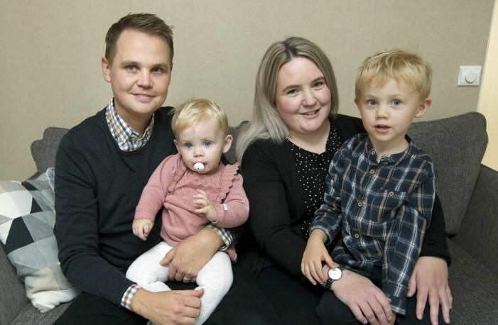 Två blev fyra. Redan efter studenten flyttade Malin till Martin i Sandviken och började planera för framtiden. Så småningom kom Harry och Hilda till världen. Malin Törnblom och Martin Öhlin hade båda cancer i tonåren och möttes på ett läger. I dag har de barnen Harry och Hilda tillsammans.