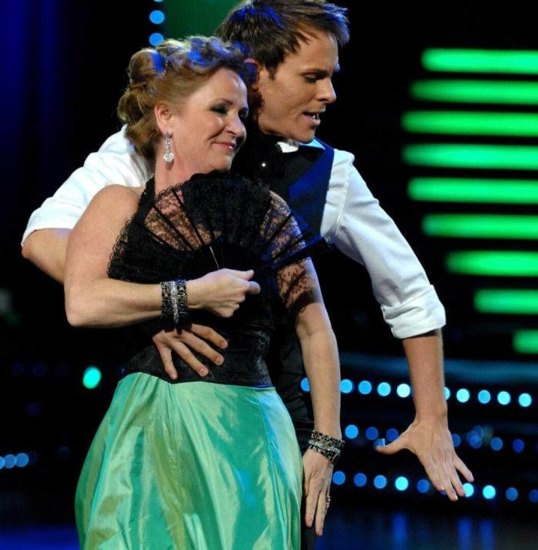 Malou i Let’s dance 2007. Hon blev hon varnad för att det skulle förstöra karriären som samhällsjournalist, men hon lät inte det begränsa henne. Bild: IBL Malou i Let’s dance 2007.