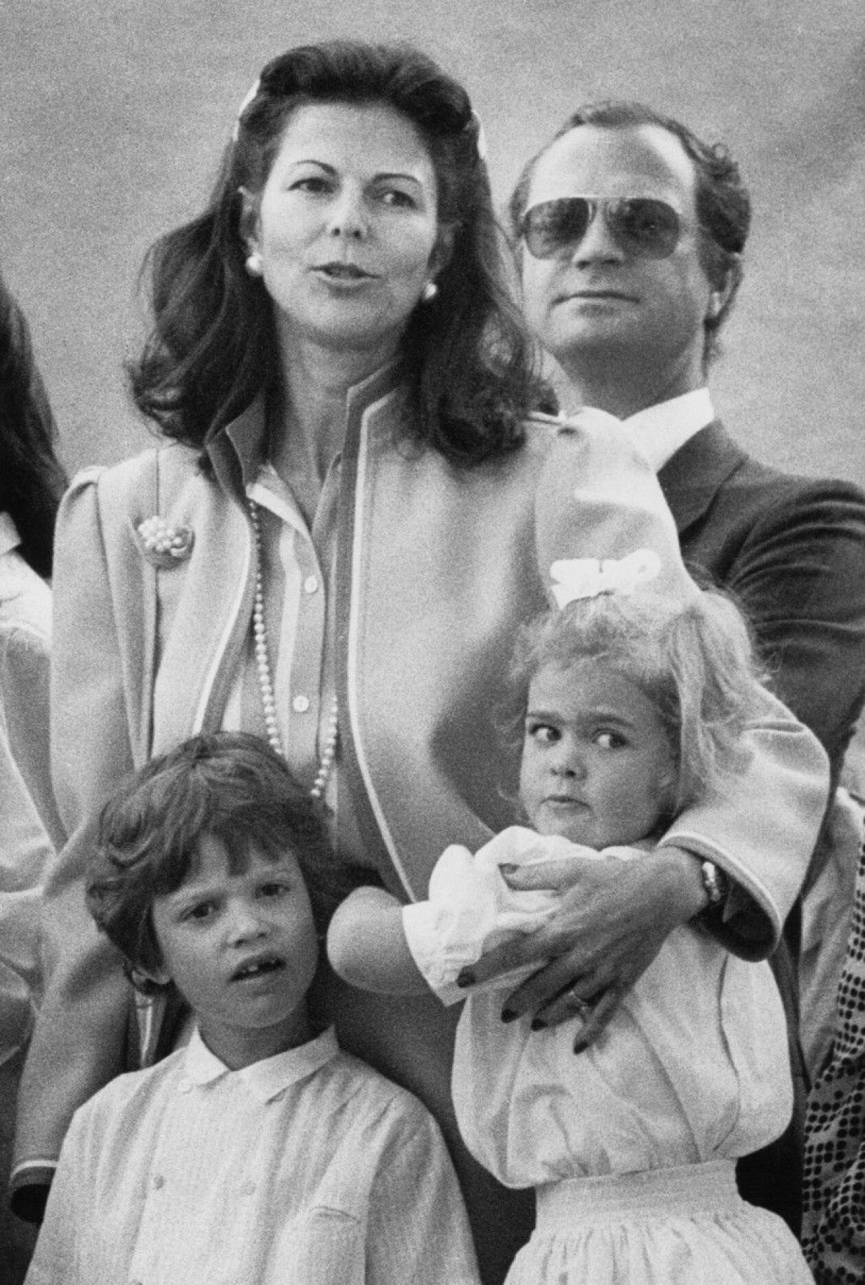 Mamma och drottning 1986, ingen enkel ekvation. Här med barnen Carl Philip sju år, och prinsessan Madeleine fyra.