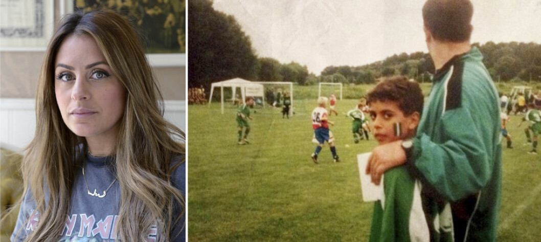 Manal och en bild på hennes bror som barn under en fotbollsmatch.