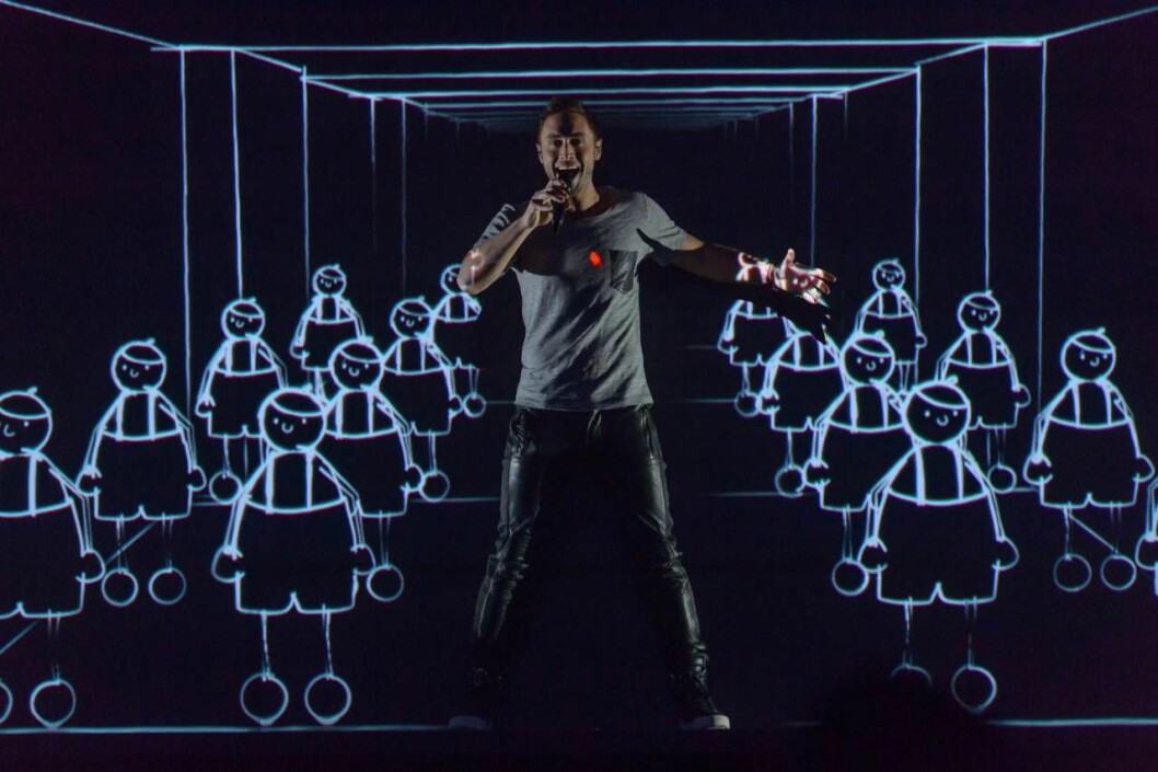 Måns Zelmerlöw vann både <em>Melodifestivalen</em> och <em>Eurovision Song Contest</em> med låten <em>Heroes</em> 2015. Foto: IBL Måns Zelmerlöw på scen