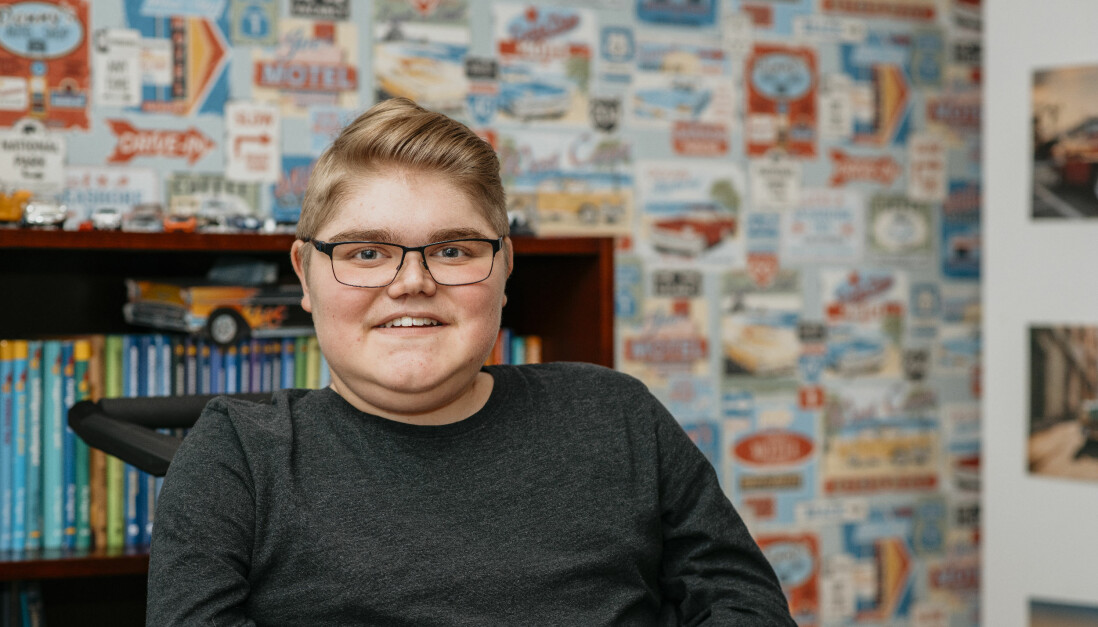 Bilar är Marcus stora passion – något som syns tydligt i hans rum hemma i villan i Södra Vi. Marcus Aftelöv hemma i sitt rum i villan i Södra Vi.