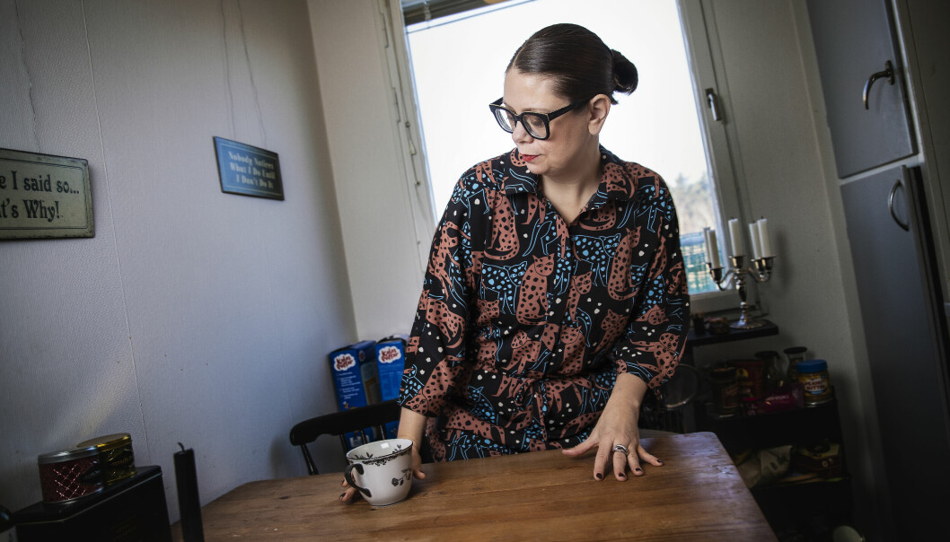 I dag har Maria accepterat sin uppväxt, mycket tack vare den terapiform hon till sist hittade hem i. Maria Lundberg, som utsattes för övergrepp under sin barndom, fotograferad i sin lägenhet i Stockholm.
