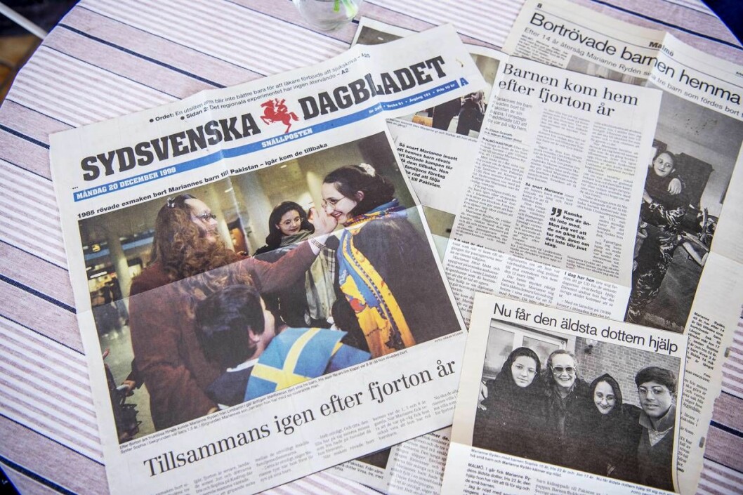 Återföreningen på Kastrup var känslosam för både Marianne och hennes barn. Tidningsklipp från återföreningen på Kastrup