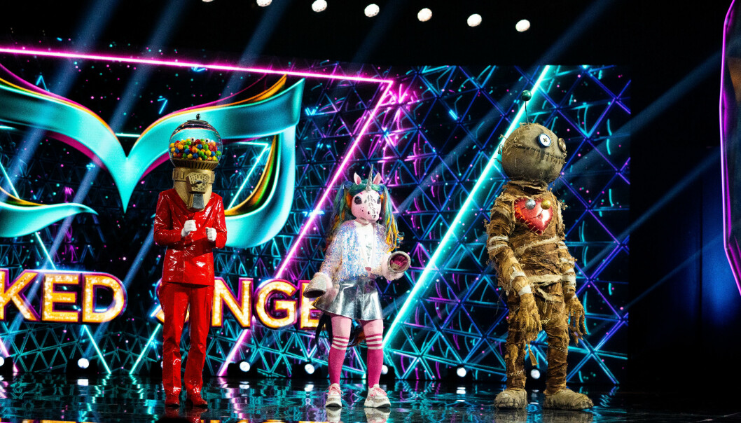 Så här såg det ut förra året, när godisautomaten, enhörningen och vodoodockan tävlade i <em>Masked singer Sverige</em>. Godisautomaten, enhörningen och vodoodockan i Masked singer Sverige som sändes 2021 i TV4.