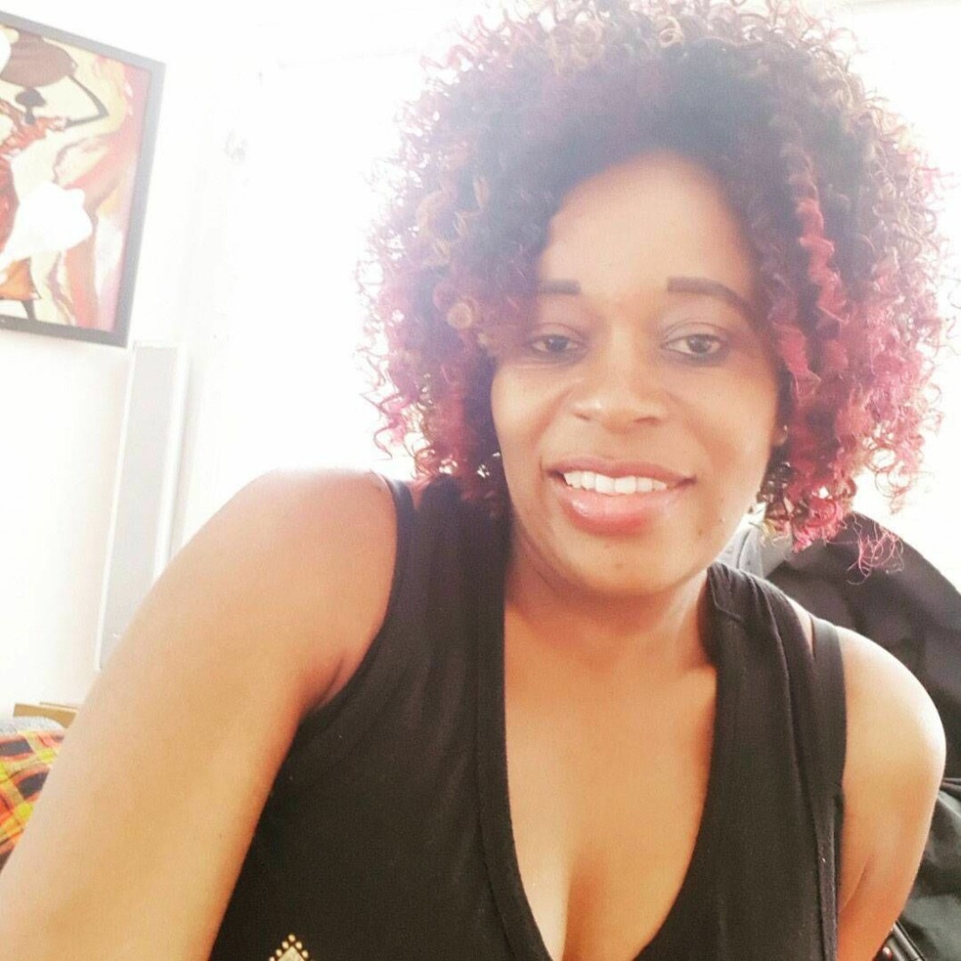 Maureen Muoki uppskattar att jobba på ett företag med en tydlig feministisk värdegrund. Foto: Privat Maureen Muoki jobbar på städföretaget 50-femme i Göteborg.