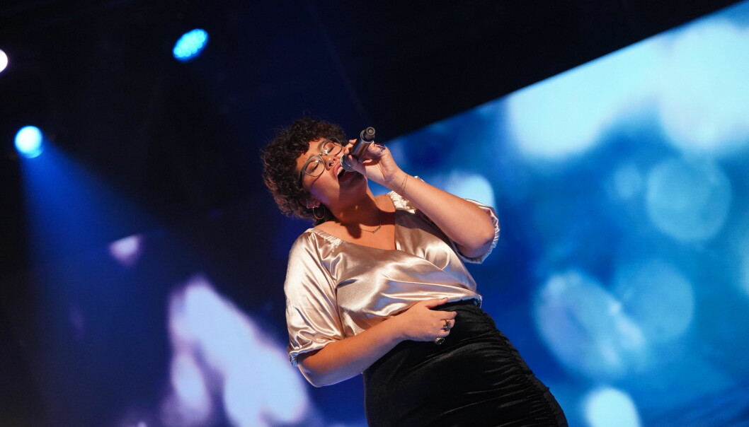Maya Arctaedius sjunger under Idols kvalvecka 2020.