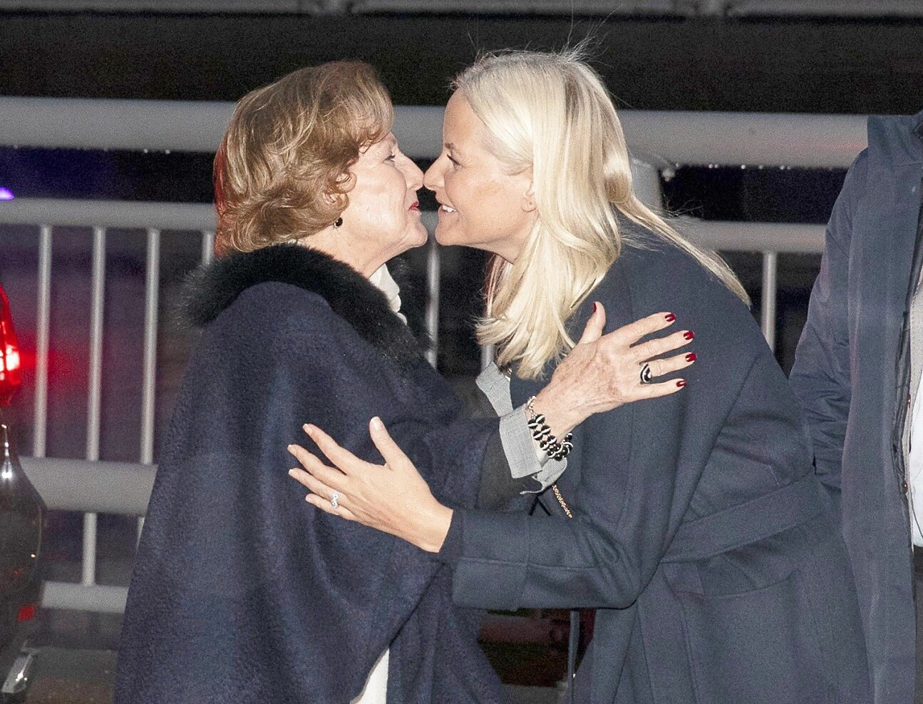 Kronprinsessan Mette-Marit har alltid haft en bra relation till sin svärmor, drottning Sonja.33 Kronprinsessan Mette-Marit och drottning Sonja av Norge.
