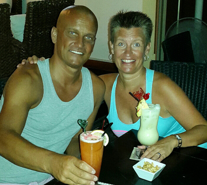 Lasse och Mia har rest mycket ihop. Favoritlandet är Thailand, där makarna numera äger en lägenhet. Lasse och Mia Wessberg på en av deras många resor.