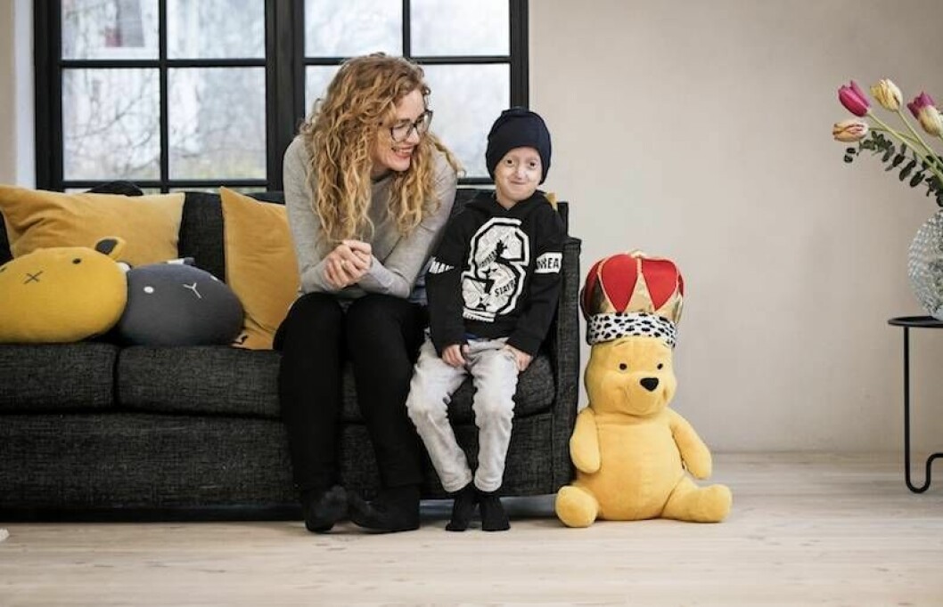 – Mitt problem var att jag ville skapa en vacker bubbla åt Miles, men stressen blev mig övermäktig, säger Leah. Mamma Leah och sonen Miles.
