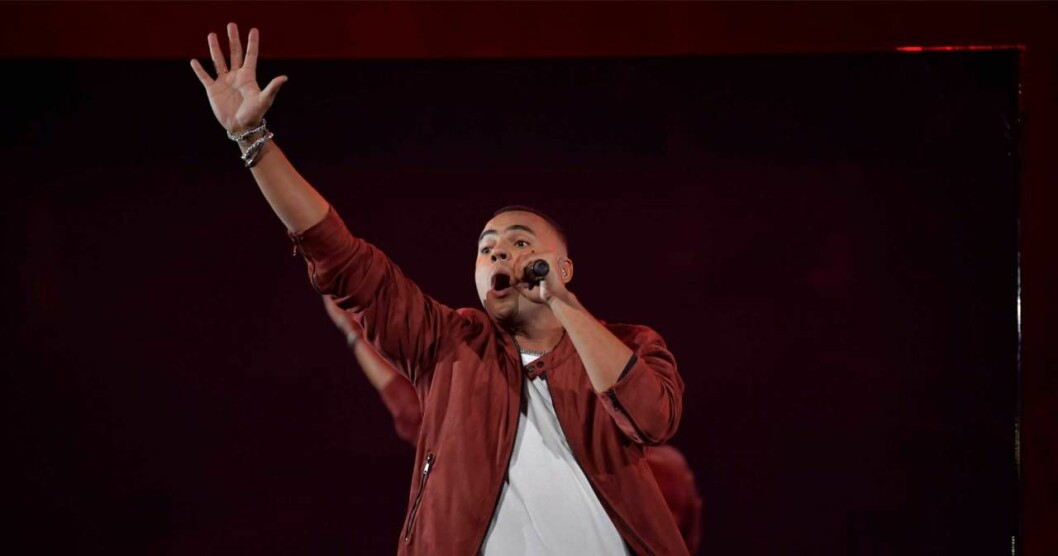 Mohombi sjunger låten Hello i deltävling 1 av Melodifestivalen 2019