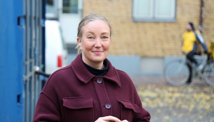 Produktionsledaren Molly Sjöwall ska se till att alla är vaccinerade, får kaffe och att tidsschemat hålls. Bland annat. Molly Sjöwall, produktionsledare för Tunna blå linjen