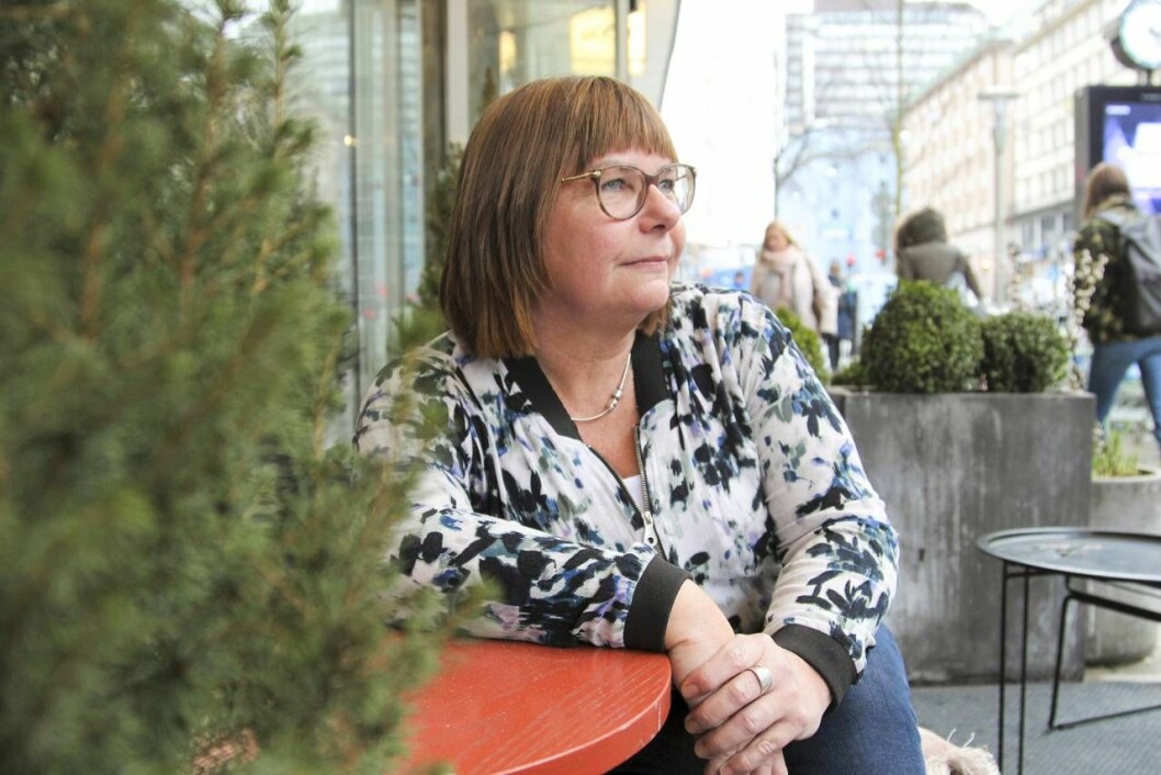 Det sista året blev väldigt tungt för Peder. ”Det är en lättnad att det är över, även om saknaden alltid finns där”, säger Mona-Lisa. Mona-Lisa sitter på ett kafé