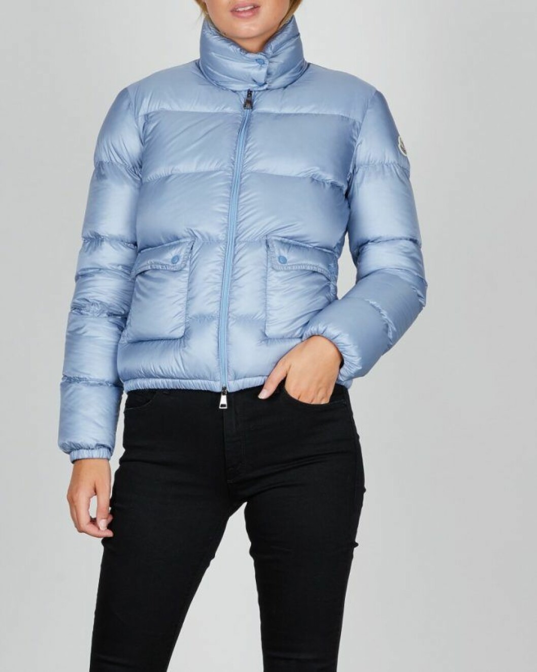Ljusblå dunjacka Moncler.