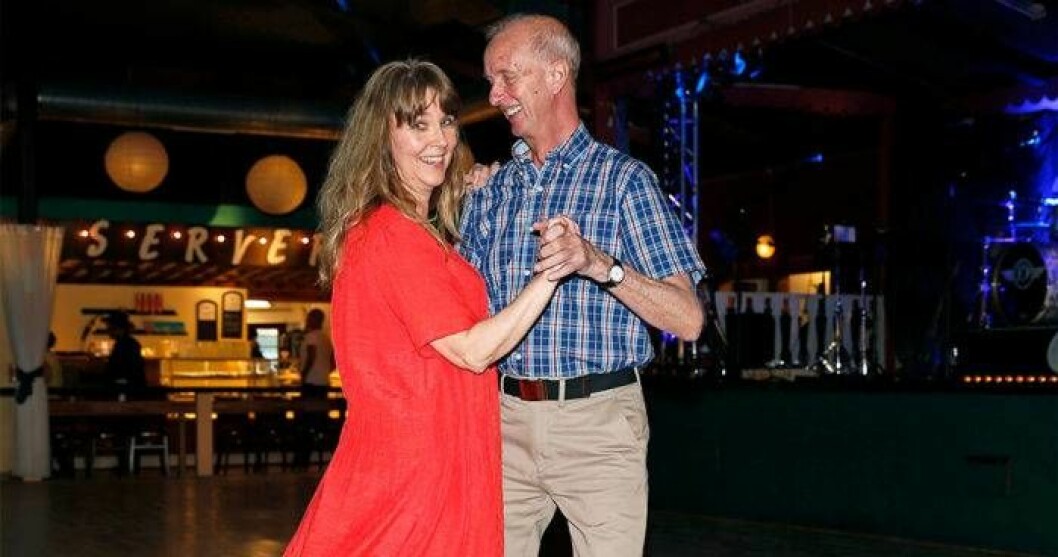 Monica och Kenny Bengtsson tar en svängom på dansbanan vid Tydingesjön utanför Hässleholm. Monica och Kenny Bengtsson på dansbanan vid Tydingesjön.