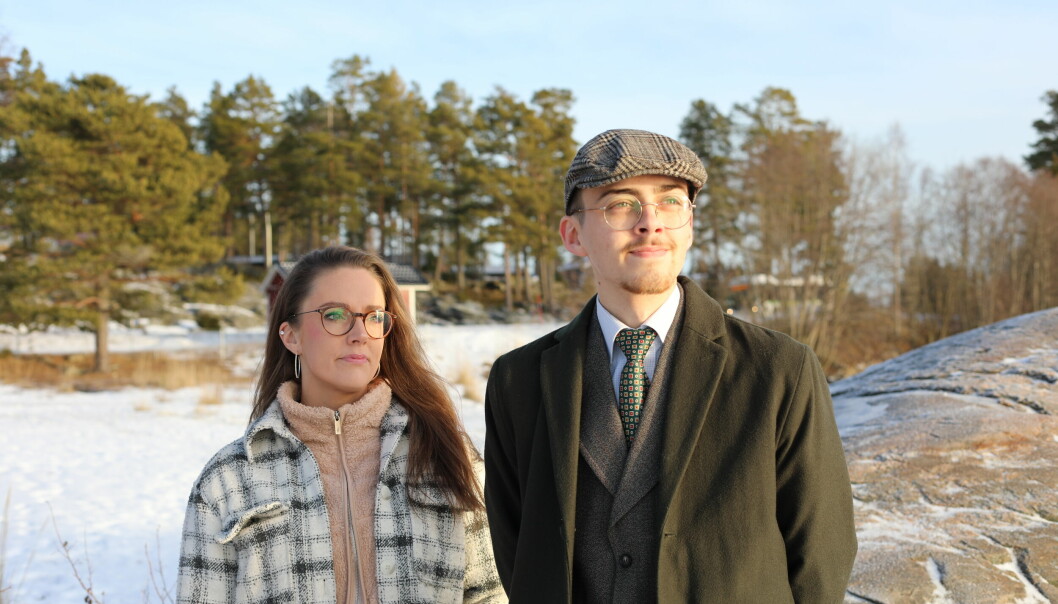 ” Såhär i efterhand förstår jag att jag gjorde rätt val när jag bestämde mig för att fokusera på livsglädjen”, säger Wictor, här på promenad med mamma Sara. Sara och Wictor promenerar vid stranden.