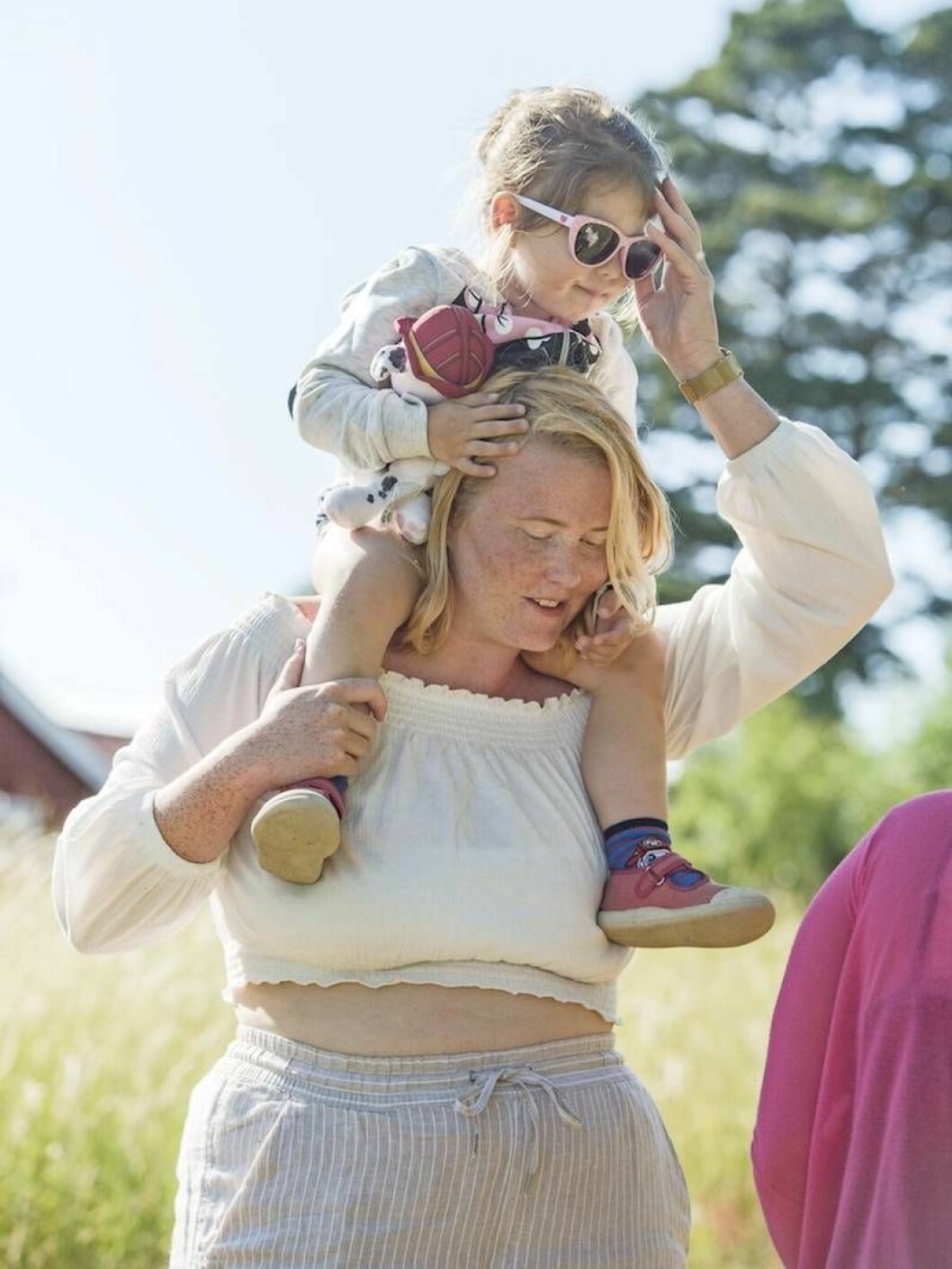 – Jag har en nära relation till Ayse och följer med stort intresse hennes, och även mitt andra systerbarns, uppväxt, säger moster Bea. Moster Bea donerade ägg till sin syster, och hon står nära både systern och systerbarnet.