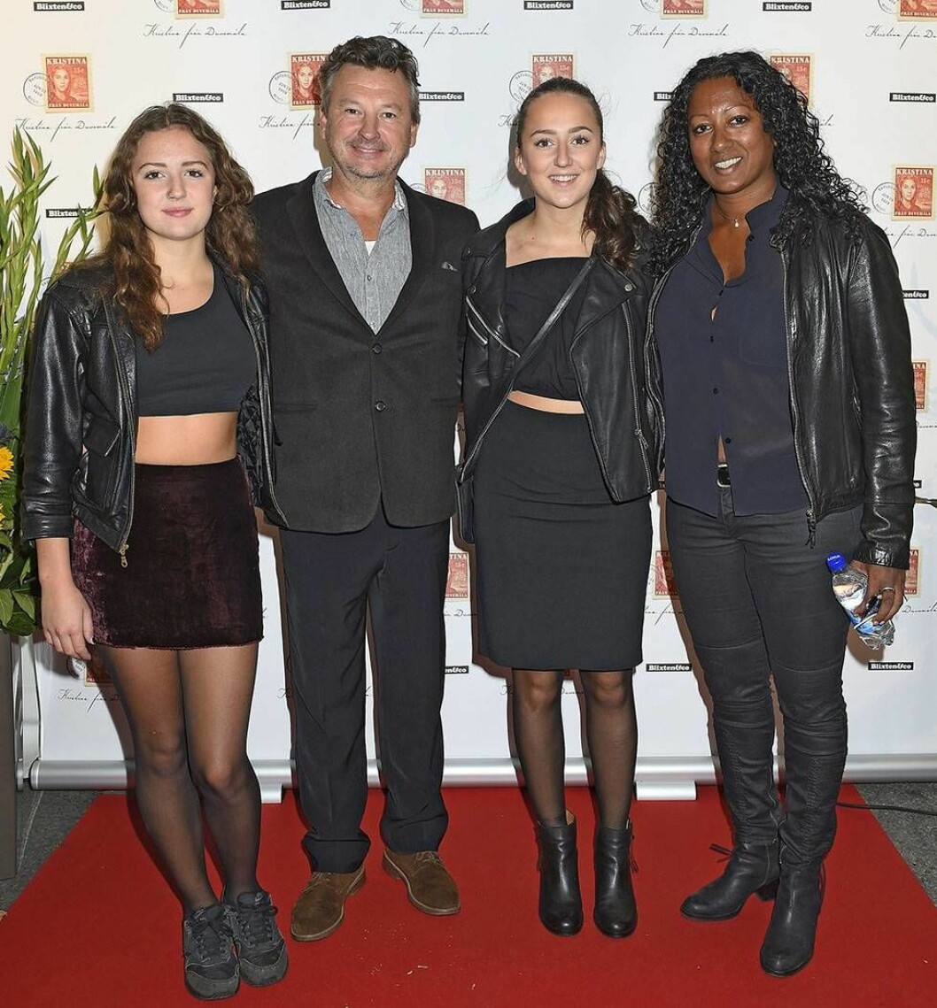 Anders Ekborg och Lisa Lind med Anders barn Dina och Channa.