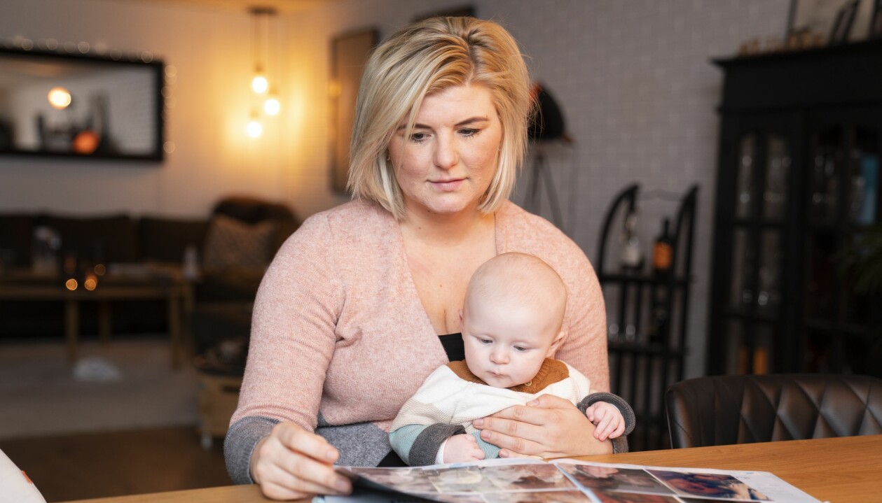 Skulle barnet de väntade ha samma genfel som de deras döde son haft? Foto: Gregers Overvad Nadia och Anton