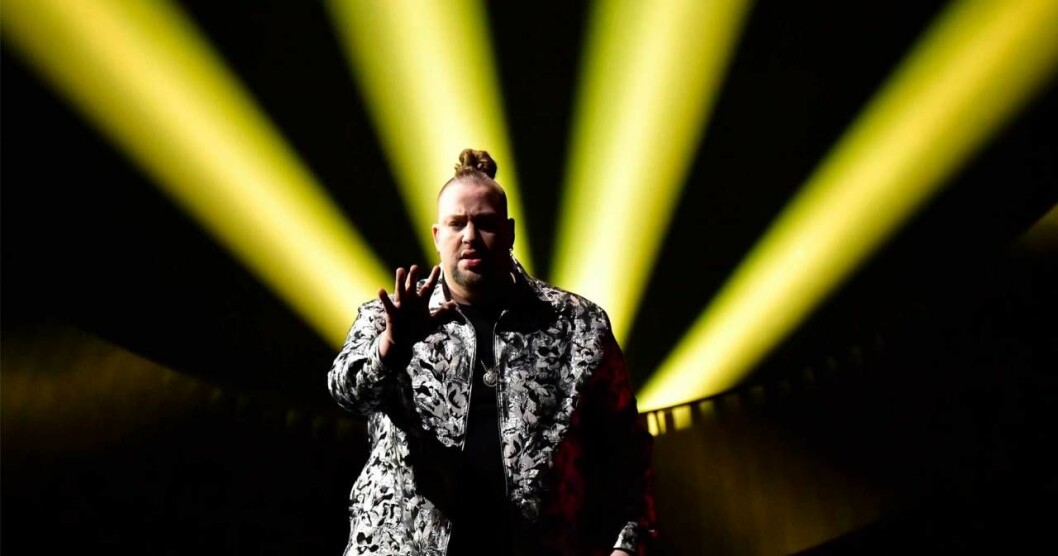 Nano framför Chasing rivers i Melodifestivalen 2019