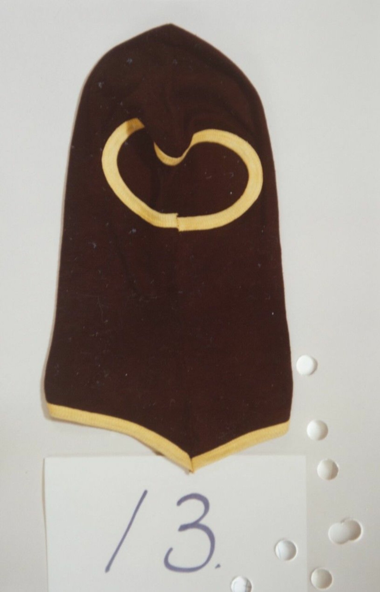 När våldtäktsmannen Södermannen bröt sig in till sina offer genom fönster brukade han dölja ansiktet med en svart mask.