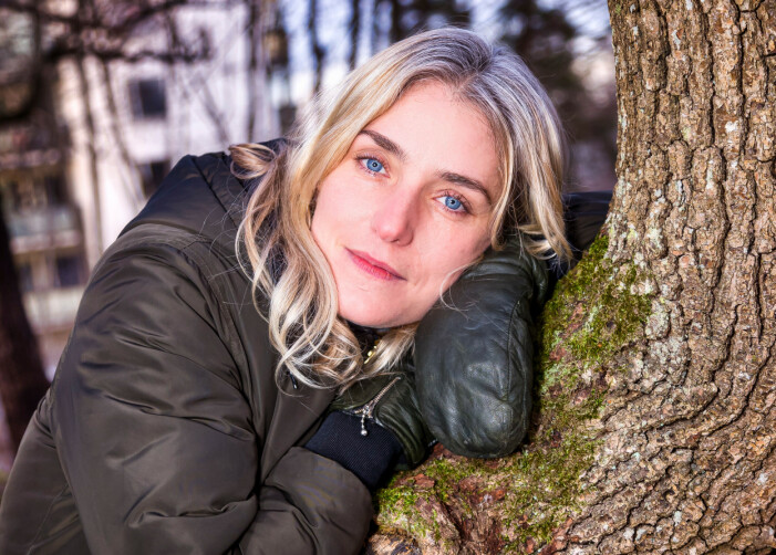 Nicolina är uppvuxen i Blekinge i en alternativ miljö. Hon tror att omgivningen fick henne att inse att det finns många sätt att leva sitt liv på. Nicolina utomhus